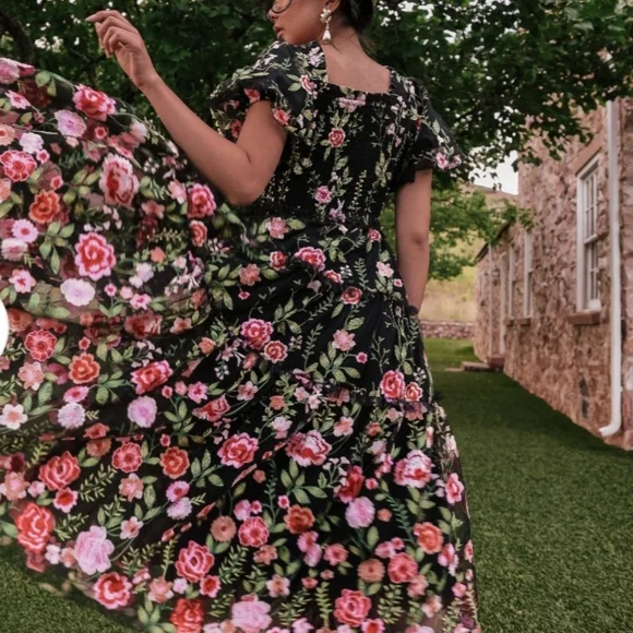 Jessakae Rose Dress - Picture 2 of 8